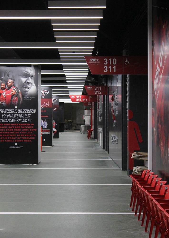 por-mercedes-benz-stadium-hash-marks