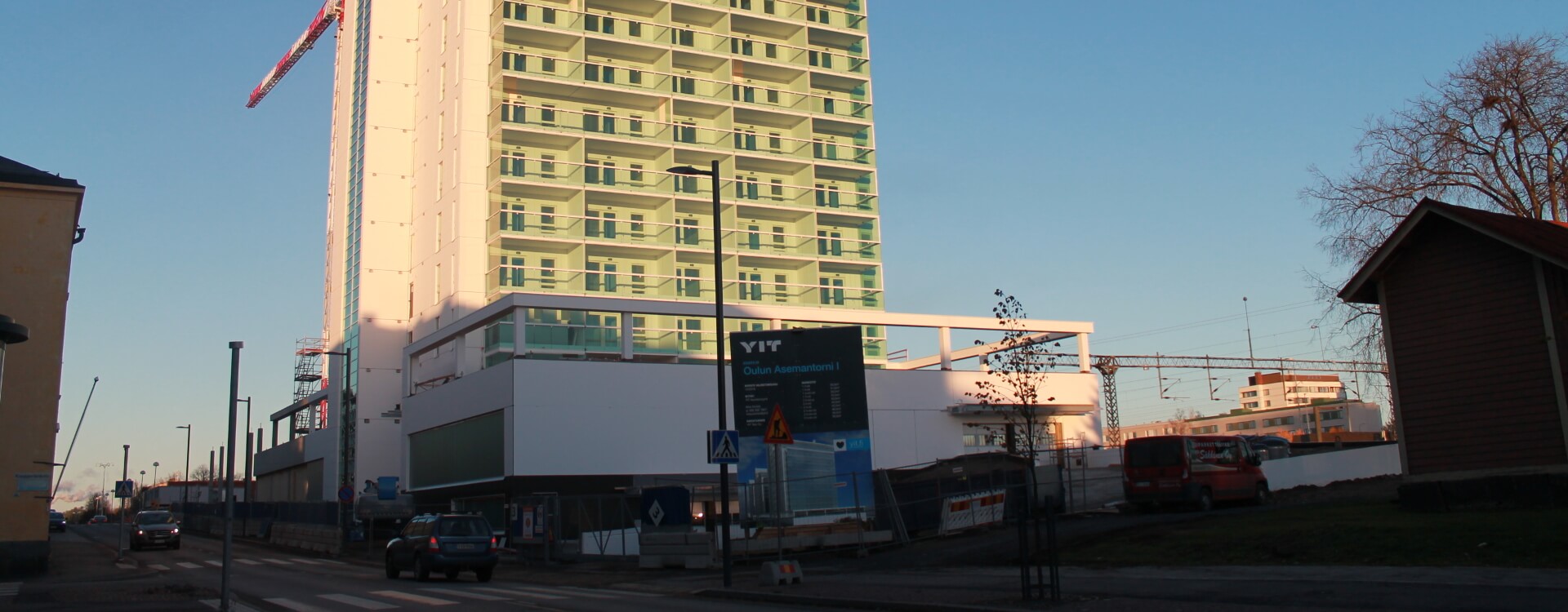 Rakenteilla oleva Oulun Asemantorni 1 -kerrostalo